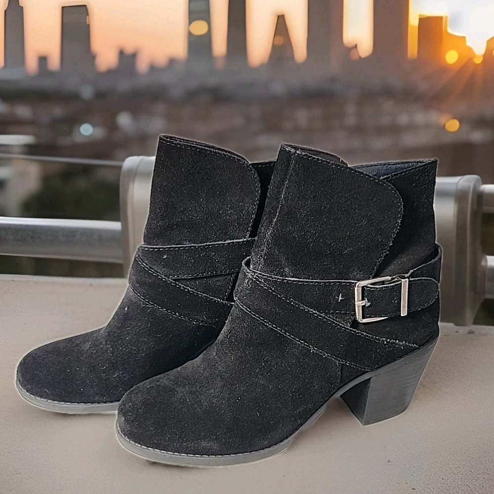 BCBGeneration Women's 9M Black Suede Ankle Boots Wrap Around Buckle Modern EUC